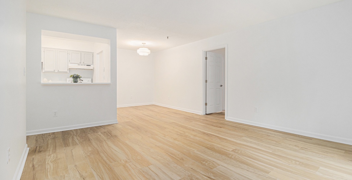 300 Johnson Ferry Rd NE, Sandy Springs, Georgia 30328, ,Condo,For Sale,Johnson Ferry Rd NE,1121