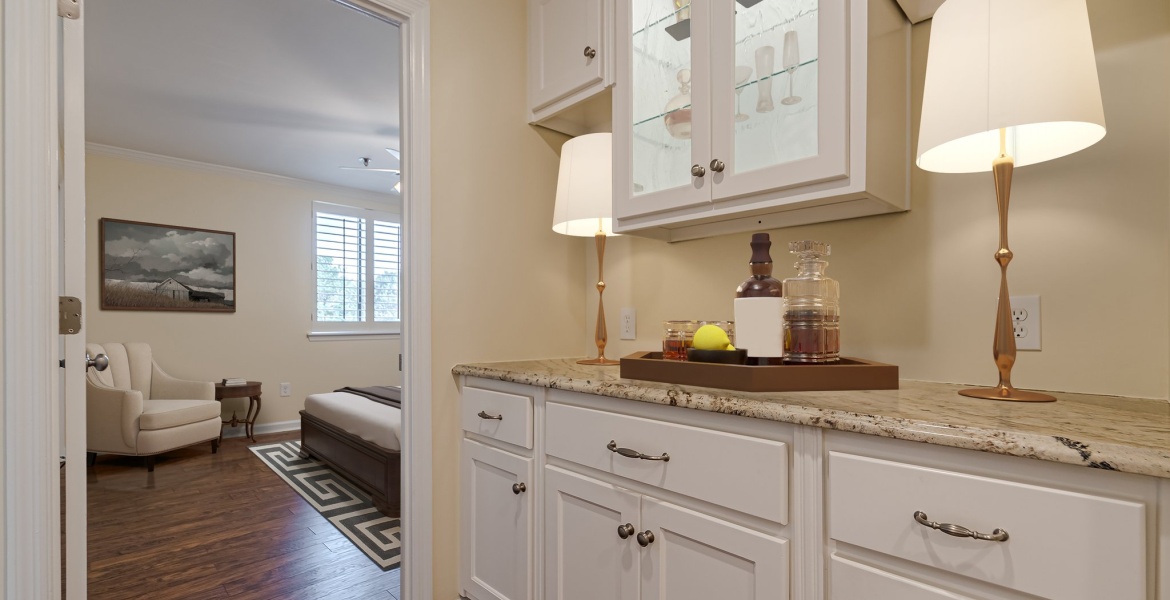 300 Johnson Ferry Rd NE, Sandy Springs, Georgia 30328, ,Condo,For Lease,Johnson Ferry Rd NE,1146