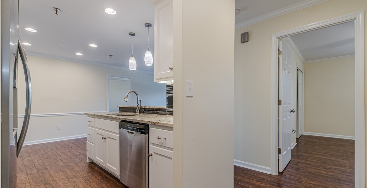 300 Johnson Ferry Rd NE, Sandy Springs, Georgia 30328, ,Condo,For Lease,Johnson Ferry Rd NE,1146