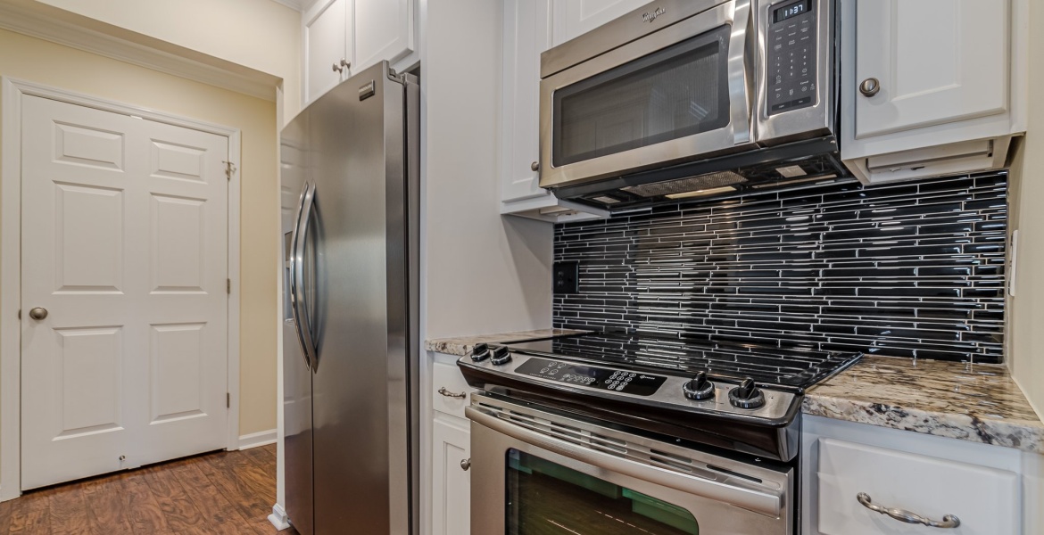 300 Johnson Ferry Rd NE, Sandy Springs, Georgia 30328, ,Condo,For Lease,Johnson Ferry Rd NE,1146