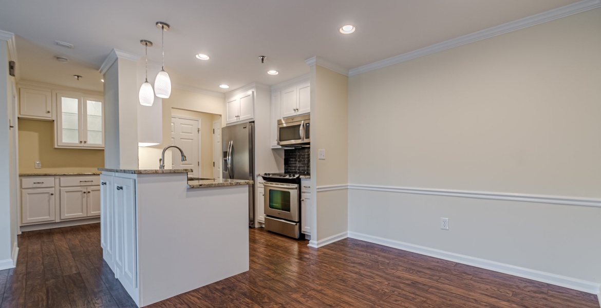 300 Johnson Ferry Rd NE, Sandy Springs, Georgia 30328, ,Condo,For Lease,Johnson Ferry Rd NE,1146