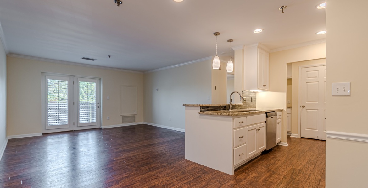 300 Johnson Ferry Rd NE, Sandy Springs, Georgia 30328, ,Condo,For Lease,Johnson Ferry Rd NE,1146