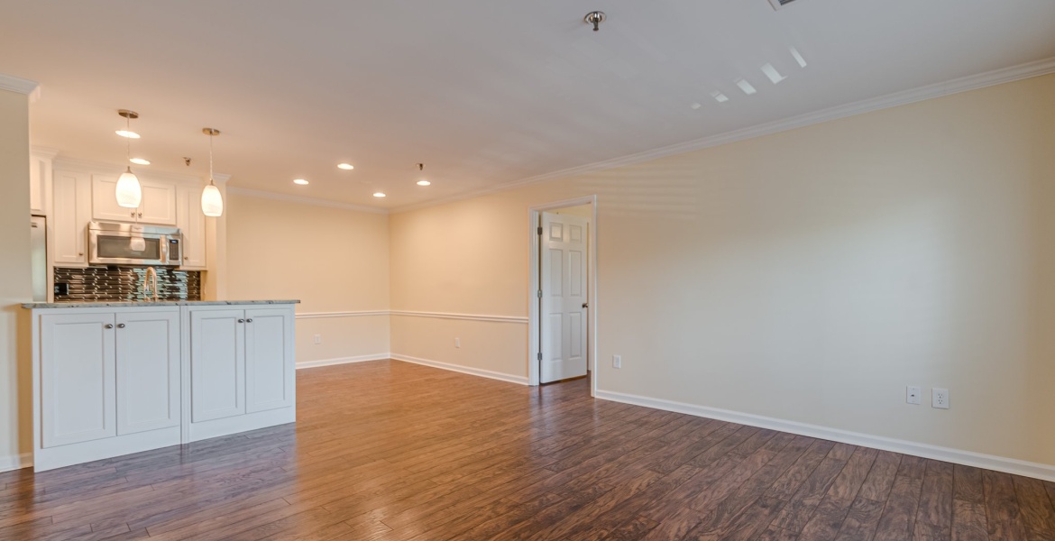 300 Johnson Ferry Rd NE, Sandy Springs, Georgia 30328, ,Condo,For Lease,Johnson Ferry Rd NE,1146