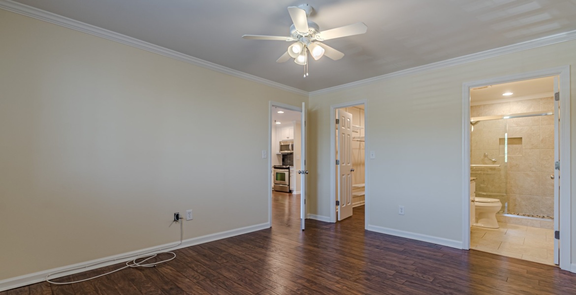 300 Johnson Ferry Rd NE, Sandy Springs, Georgia 30328, ,Condo,For Lease,Johnson Ferry Rd NE,1146