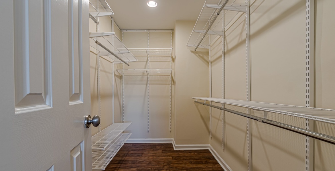 300 Johnson Ferry Rd NE, Sandy Springs, Georgia 30328, ,Condo,For Lease,Johnson Ferry Rd NE,1146