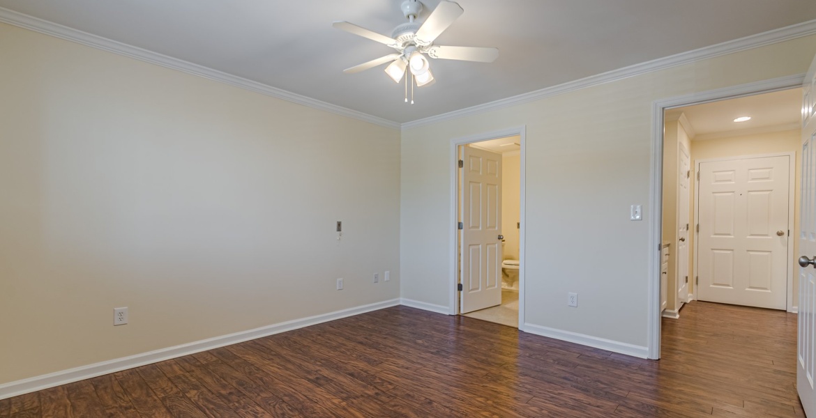 300 Johnson Ferry Rd NE, Sandy Springs, Georgia 30328, ,Condo,For Lease,Johnson Ferry Rd NE,1146