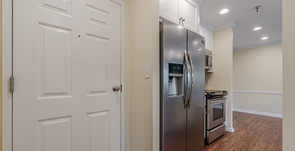 300 Johnson Ferry Rd NE, Sandy Springs, Georgia 30328, ,Condo,For Lease,Johnson Ferry Rd NE,1146