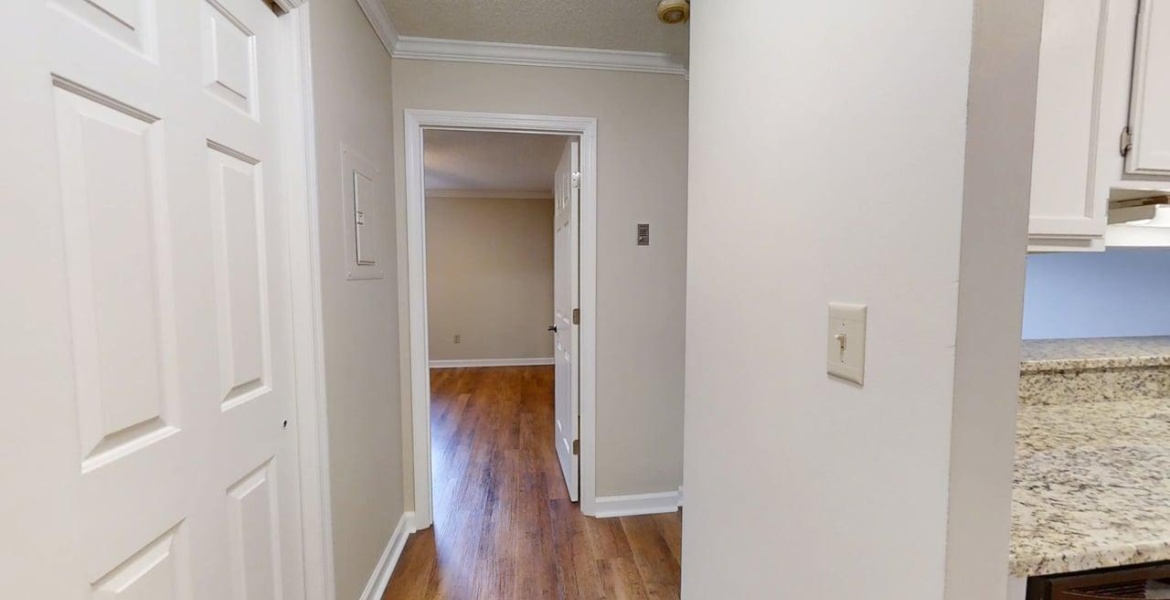 300 Johnson Ferry Rd. NE, Sandy Springs, Georgia 30328, ,Condo,For Lease,Mount Vernon Towers,Johnson Ferry Rd. NE,9,1147