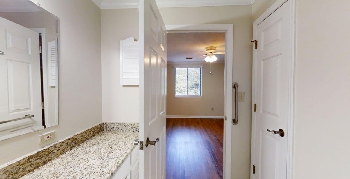 300 Johnson Ferry Rd. NE, Sandy Springs, Georgia 30328, ,Condo,For Lease,Mount Vernon Towers,Johnson Ferry Rd. NE,9,1147