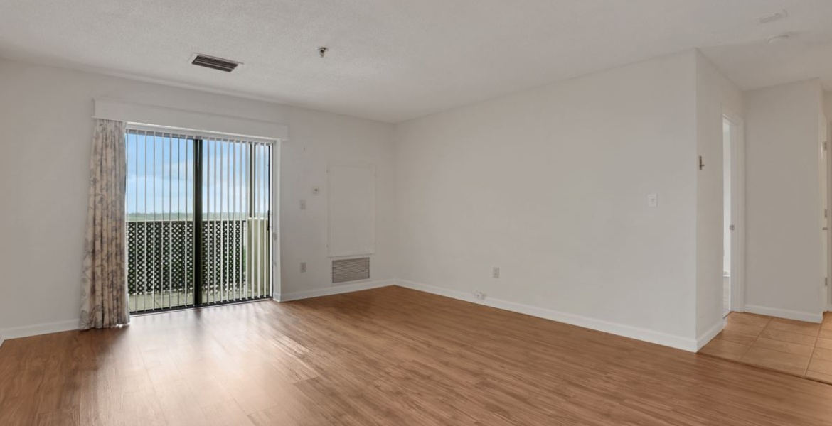 300 Johnson Ferry Rd NE, Sandy Springs, Georgia 30328, ,Condo,For Lease,Johnson Ferry Rd NE,1150