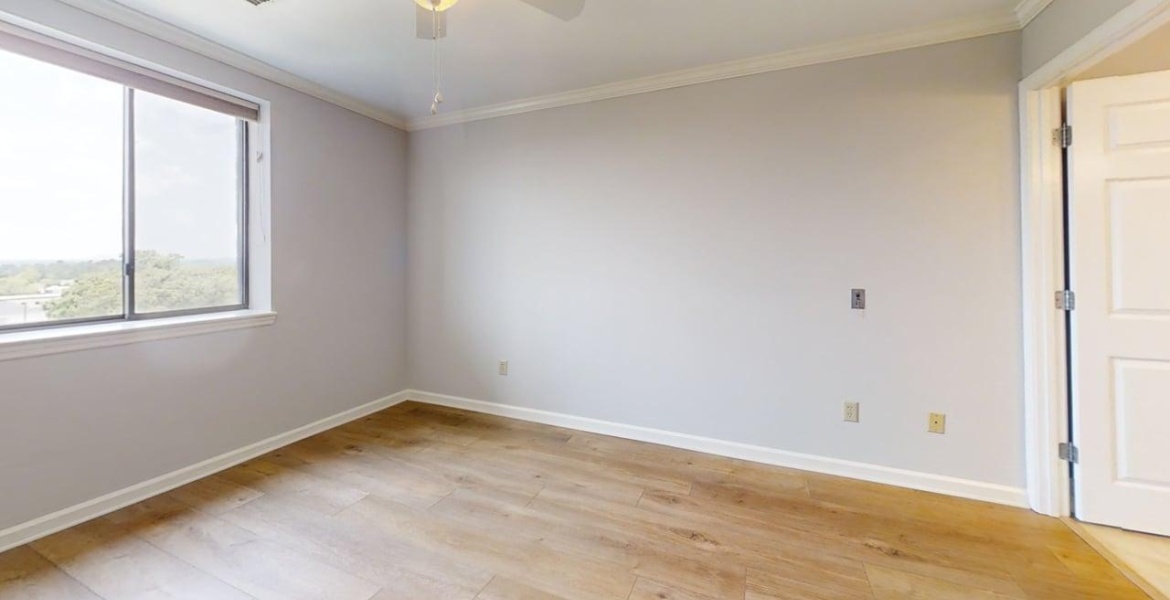 300 Johnson Ferry Rd NE, Sandy Springs, Georgia 30328, ,Condo,For Lease,Johnson Ferry Rd NE,1151