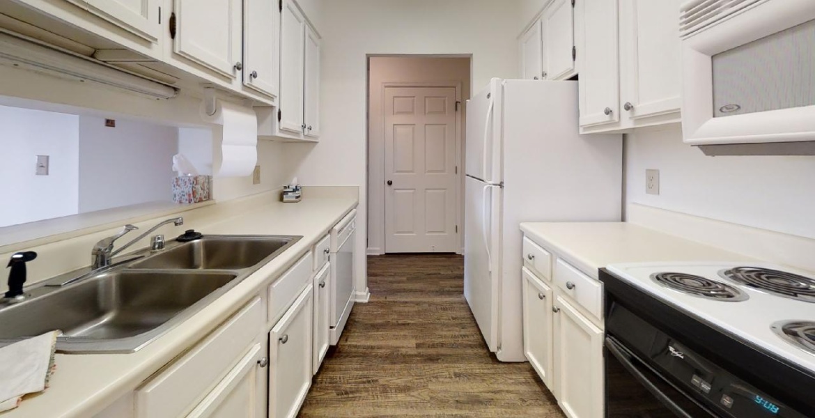 300 Johnson Ferry Rd. NE, Sandy Springs, Georgia 30328, ,Condo,For Sale,Mount Vernon Towers,Johnson Ferry Rd. NE,9,1152