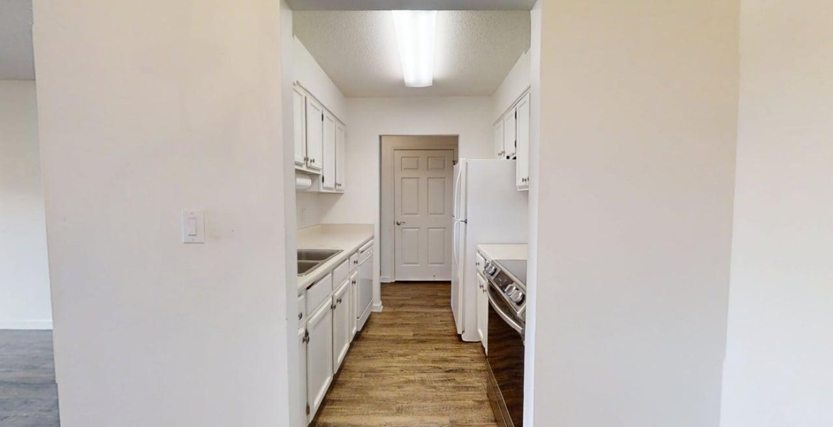 300 Johnson Ferry Rd. NE, Sandy Springs, Georgia 30328, ,Condo,For Sale,Mount Vernon Towers,Johnson Ferry Rd. NE,9,1152