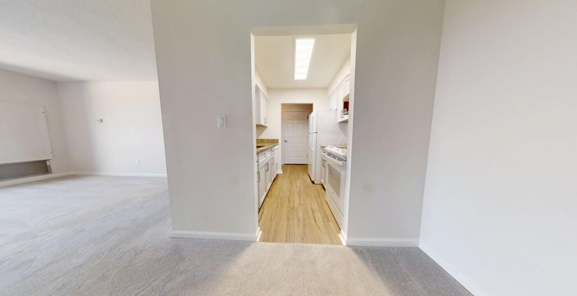300 Johnson Ferry Rd. NE, Sandy Springs, Georgia 30328, ,Condo,For Sale,Mount Vernon Towers,Johnson Ferry Rd. NE,9,1153
