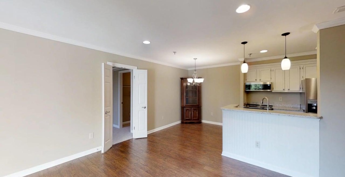 300 Johnson Ferry Rd. NE, Sandy Springs, Georgia 30328, ,Condo,For Lease,Mount Vernon Towers,Johnson Ferry Rd. NE,9,1158