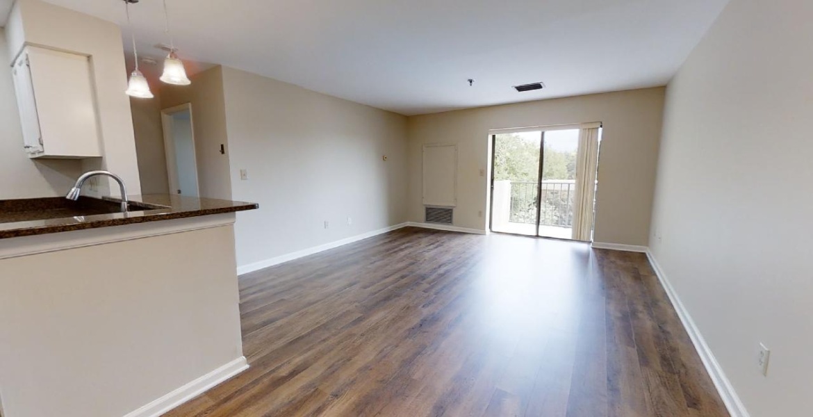 300 Johnson Ferry Rd NE, Sandy Springs, Georgia 30328, ,Condo,For Lease,Johnson Ferry Rd NE,1160