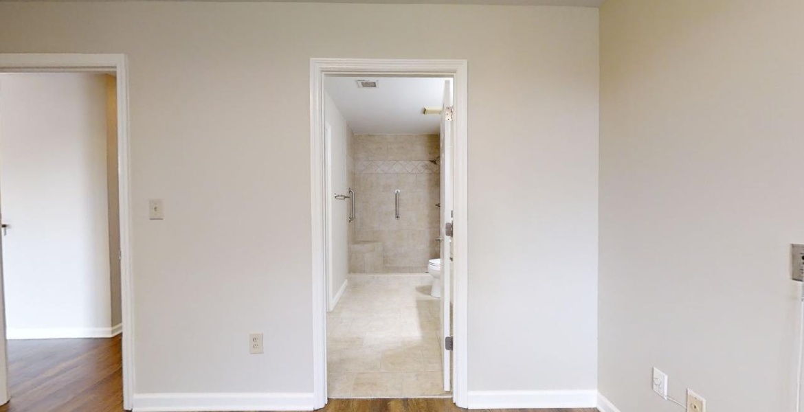 300 Johnson Ferry Rd NE, Sandy Springs, Georgia 30328, ,Condo,For Lease,Johnson Ferry Rd NE,1160