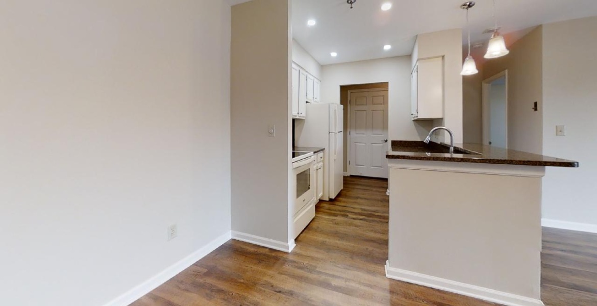 300 Johnson Ferry Rd NE, Sandy Springs, Georgia 30328, ,Condo,For Lease,Johnson Ferry Rd NE,1160