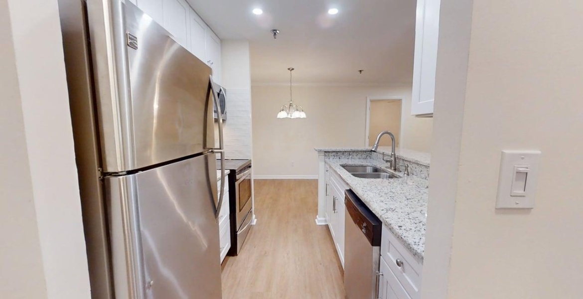 300 Johnson Ferry Rd NE, Sandy Springs, Georgia 30328, ,Condo,For Lease,Johnson Ferry Rd NE,1161