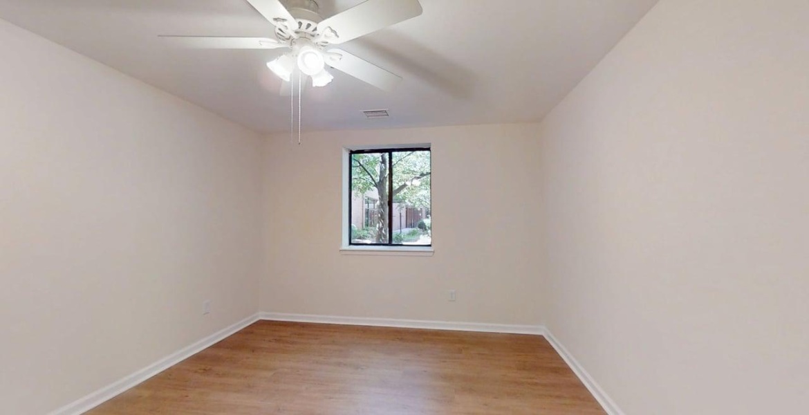 300 Johnson Ferry Rd NE, Sandy Springs, Georgia 30328, ,Condo,For Lease,Johnson Ferry Rd NE,1161