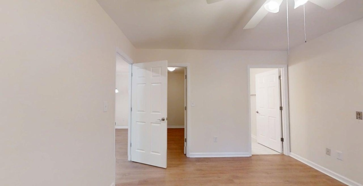 300 Johnson Ferry Rd NE, Sandy Springs, Georgia 30328, ,Condo,For Lease,Johnson Ferry Rd NE,1161