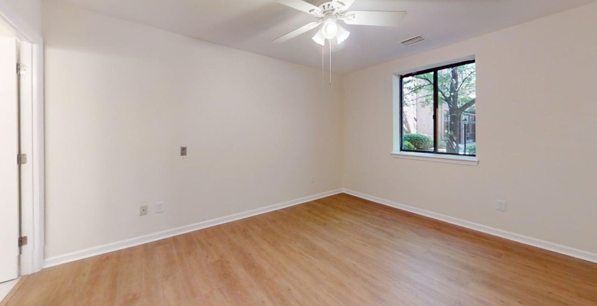 300 Johnson Ferry Rd NE, Sandy Springs, Georgia 30328, ,Condo,For Lease,Johnson Ferry Rd NE,1161
