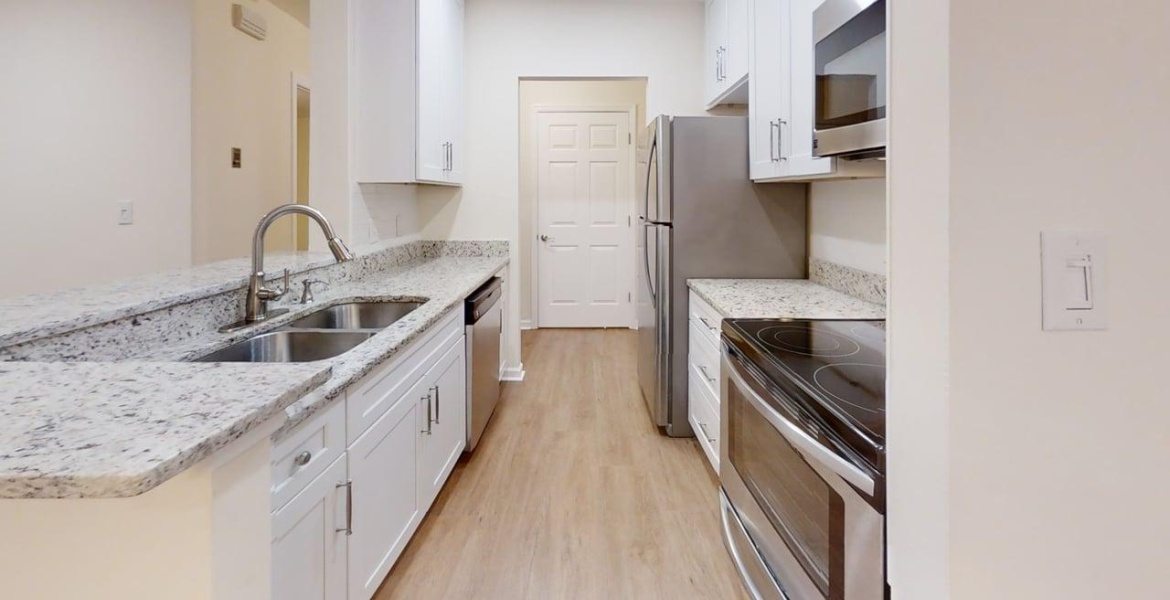 300 Johnson Ferry Rd NE, Sandy Springs, Georgia 30328, ,Condo,For Lease,Johnson Ferry Rd NE,1161