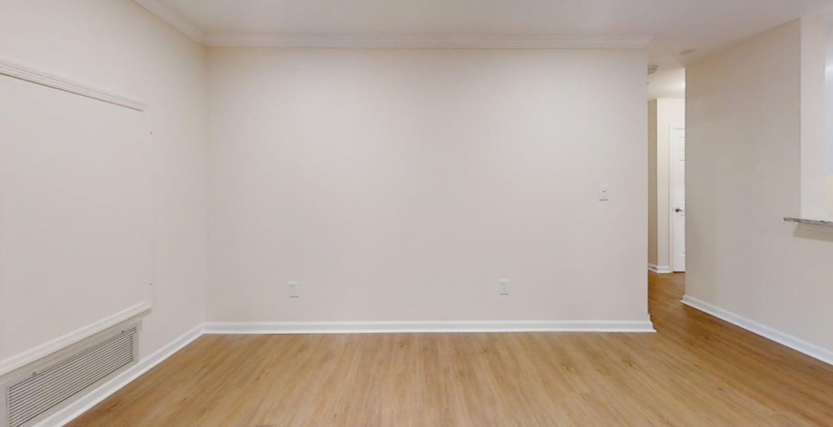 300 Johnson Ferry Rd NE, Sandy Springs, Georgia 30328, ,Condo,For Lease,Johnson Ferry Rd NE,1161