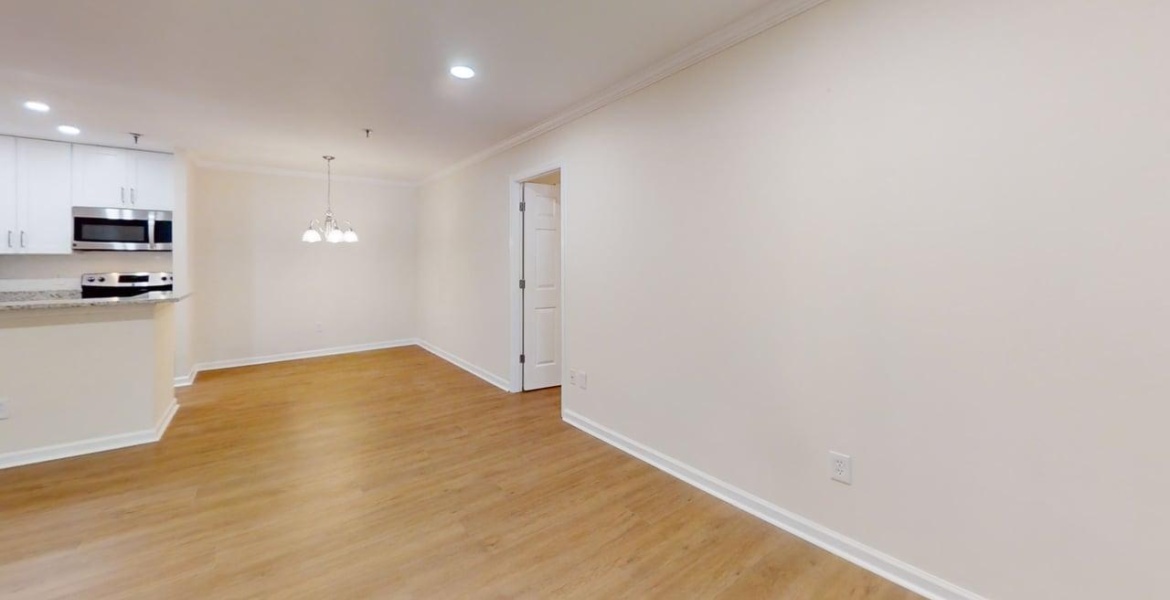 300 Johnson Ferry Rd NE, Sandy Springs, Georgia 30328, ,Condo,For Lease,Johnson Ferry Rd NE,1161
