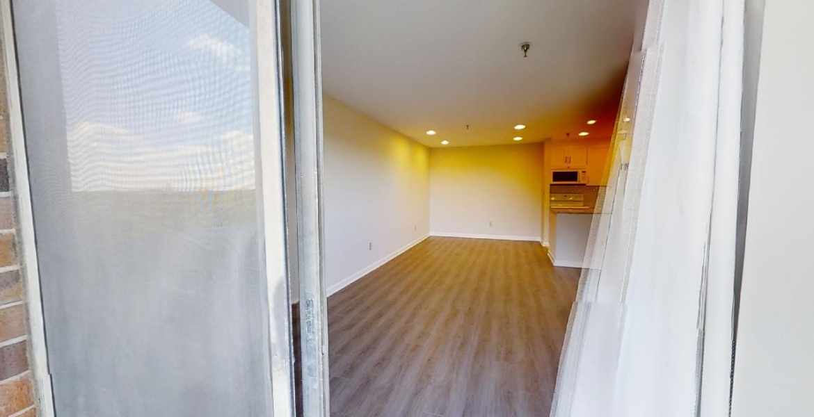 300 Johnson Ferry Rd NE, Sandy Springs, Georgia 30328, ,Condo,For Lease,Johnson Ferry Rd NE,1163