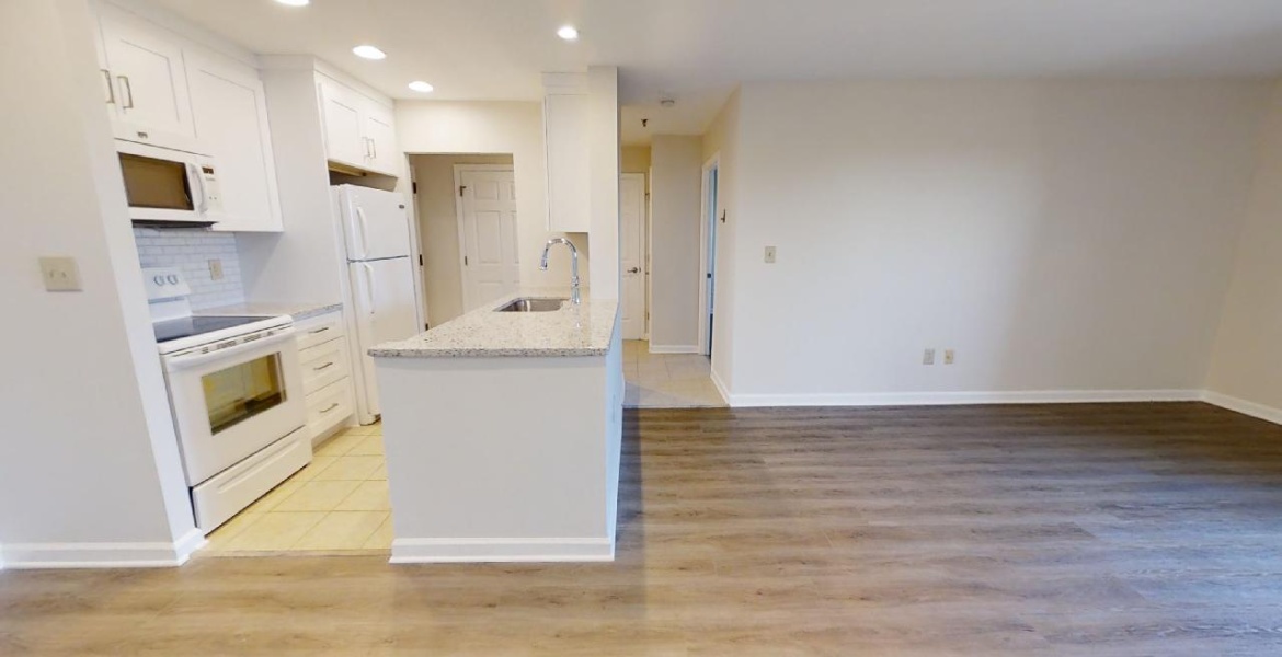 300 Johnson Ferry Rd NE, Sandy Springs, Georgia 30328, ,Condo,For Lease,Johnson Ferry Rd NE,1163