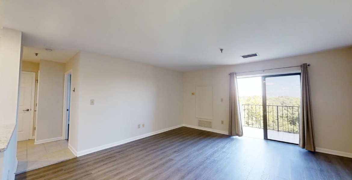 300 Johnson Ferry Rd NE, Sandy Springs, Georgia 30328, ,Condo,For Lease,Johnson Ferry Rd NE,1163
