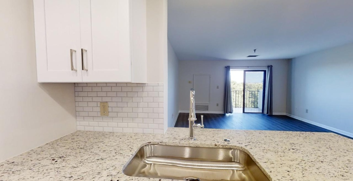 300 Johnson Ferry Rd NE, Sandy Springs, Georgia 30328, ,Condo,For Lease,Johnson Ferry Rd NE,1163