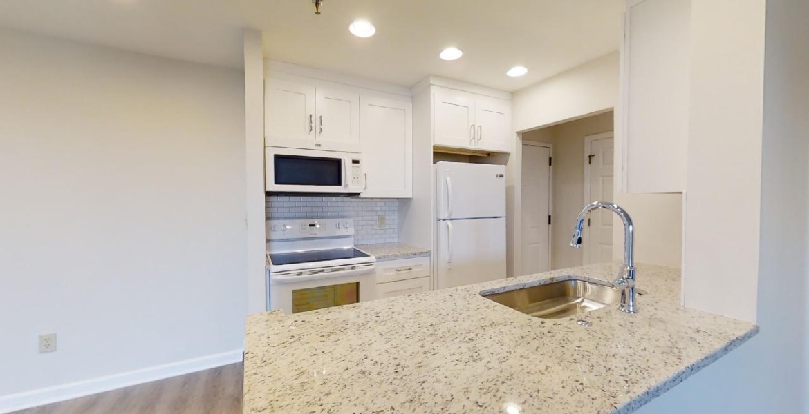 300 Johnson Ferry Rd NE, Sandy Springs, Georgia 30328, ,Condo,For Lease,Johnson Ferry Rd NE,1163
