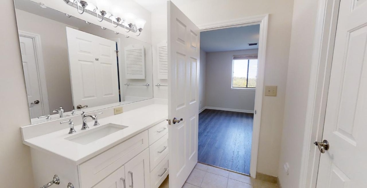 300 Johnson Ferry Rd NE, Sandy Springs, Georgia 30328, ,Condo,For Lease,Johnson Ferry Rd NE,1163