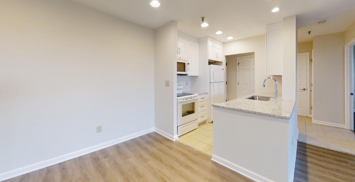 300 Johnson Ferry Rd NE, Sandy Springs, Georgia 30328, ,Condo,For Lease,Johnson Ferry Rd NE,1163
