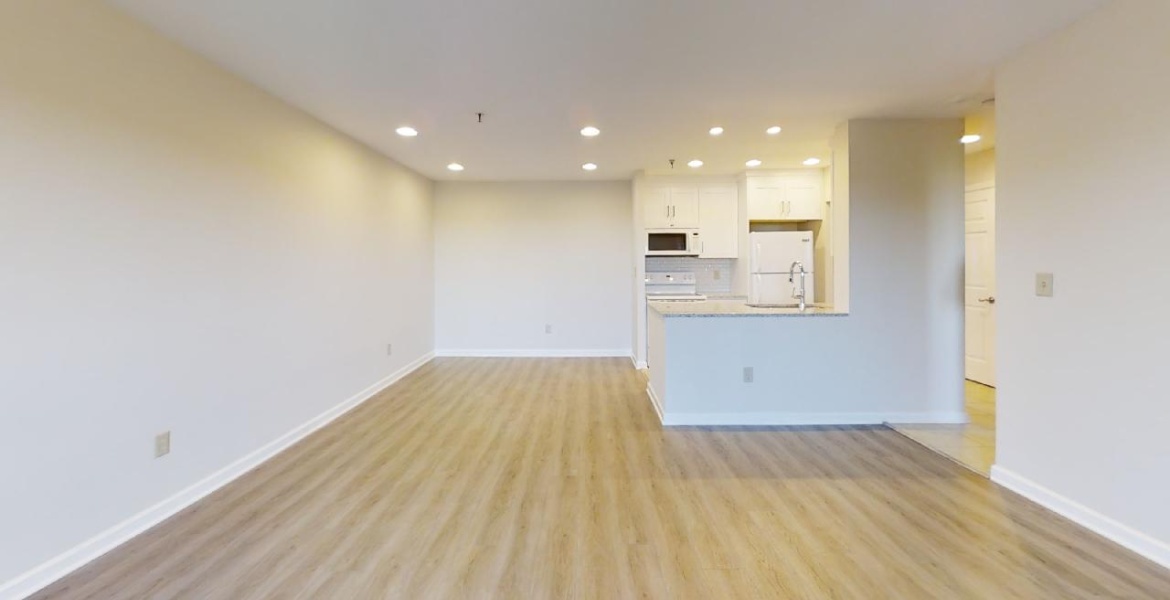 300 Johnson Ferry Rd NE, Sandy Springs, Georgia 30328, ,Condo,For Lease,Johnson Ferry Rd NE,1163
