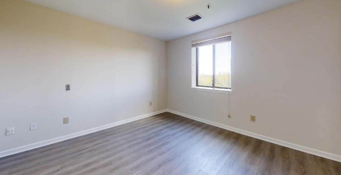 300 Johnson Ferry Rd NE, Sandy Springs, Georgia 30328, ,Condo,For Lease,Johnson Ferry Rd NE,1163