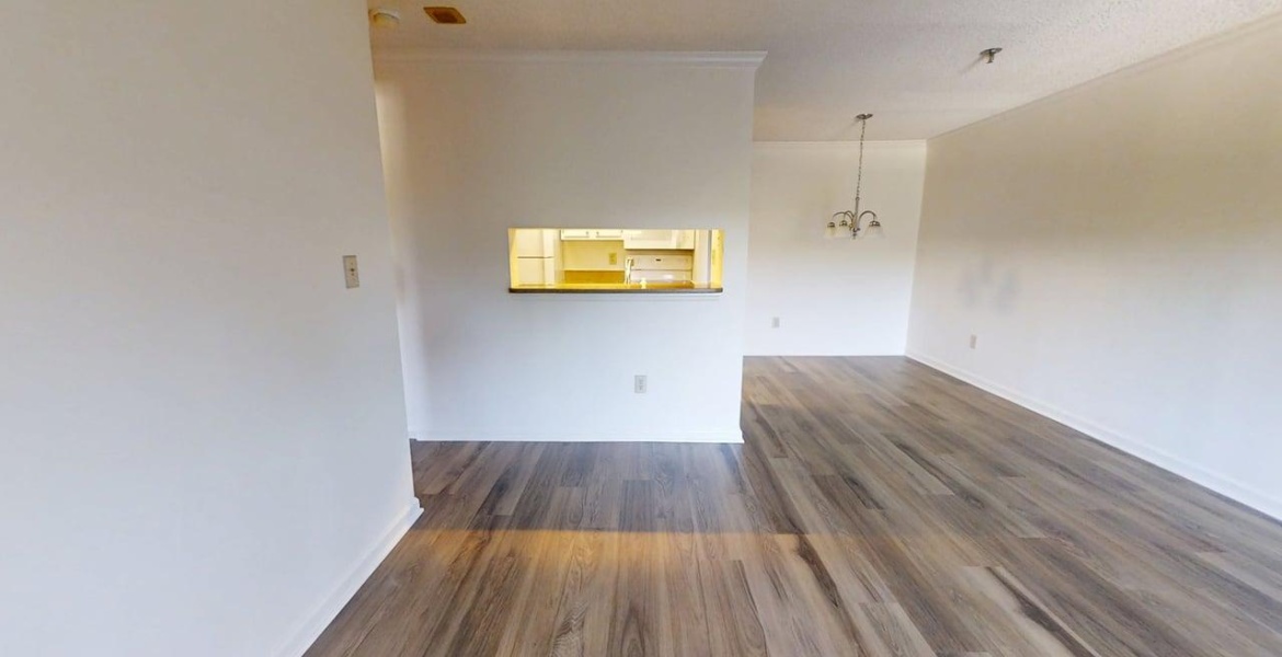 300 Johnson Ferry Rd NE, Sandy Springs, Georgia 30328, ,Condo,For Sale,Johnson Ferry Rd NE,1165