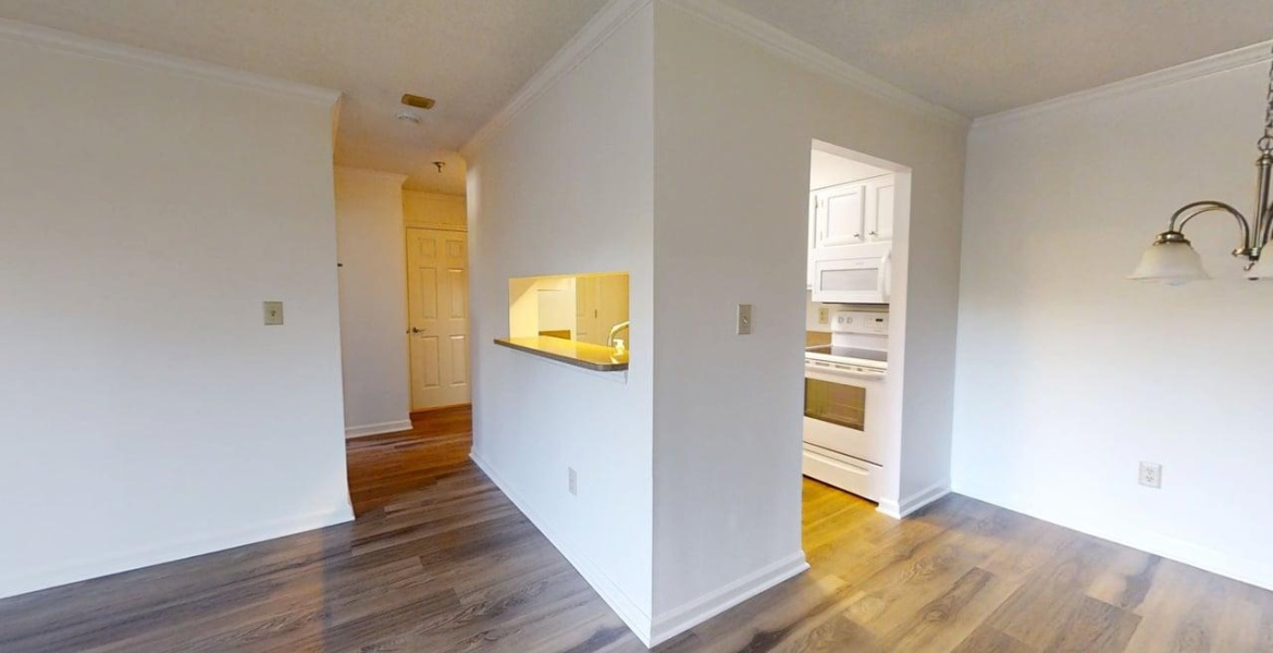 300 Johnson Ferry Rd NE, Sandy Springs, Georgia 30328, ,Condo,For Sale,Johnson Ferry Rd NE,1165