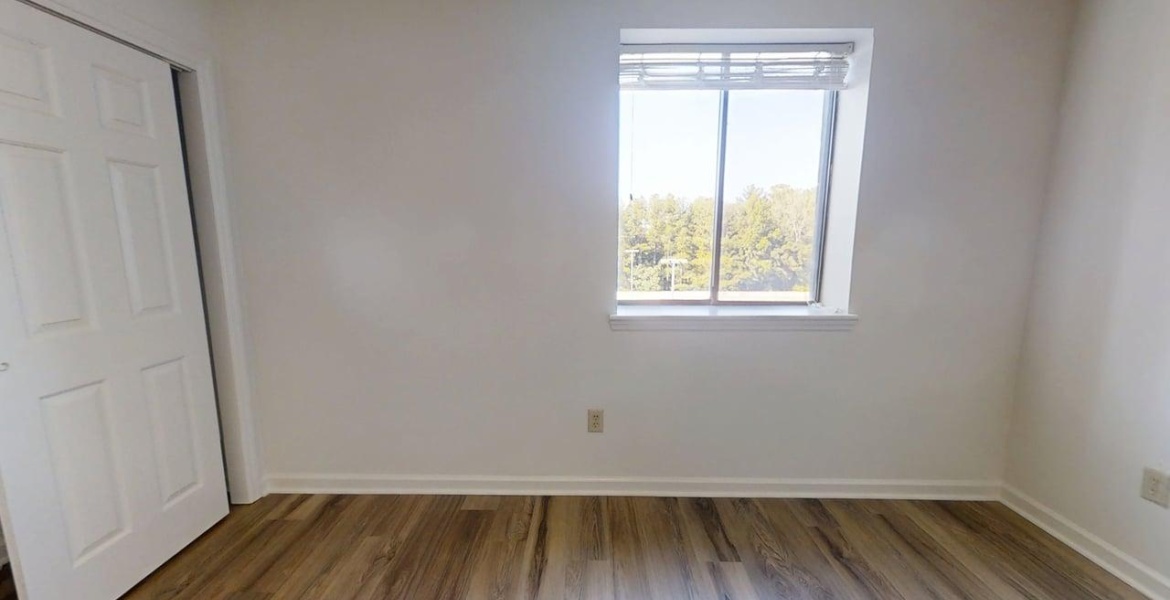 300 Johnson Ferry Rd NE, Sandy Springs, Georgia 30328, ,Condo,For Sale,Johnson Ferry Rd NE,1165