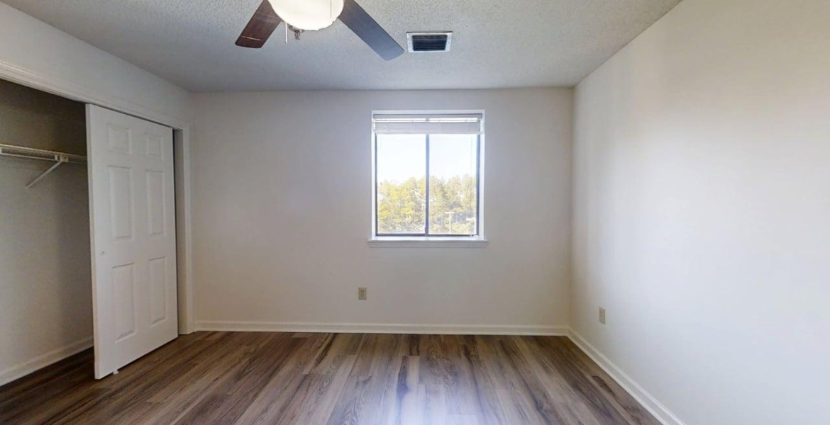 300 Johnson Ferry Rd NE, Sandy Springs, Georgia 30328, ,Condo,For Sale,Johnson Ferry Rd NE,1165