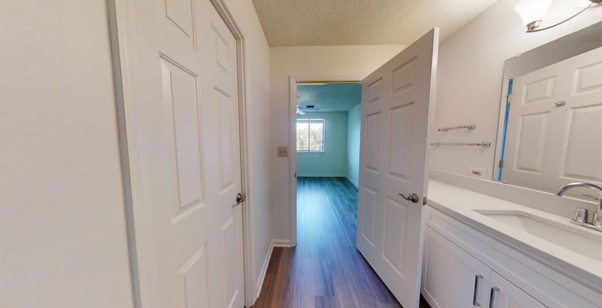 300 Johnson Ferry Rd NE, Sandy Springs, Georgia 30328, ,Condo,For Sale,Johnson Ferry Rd NE,1165