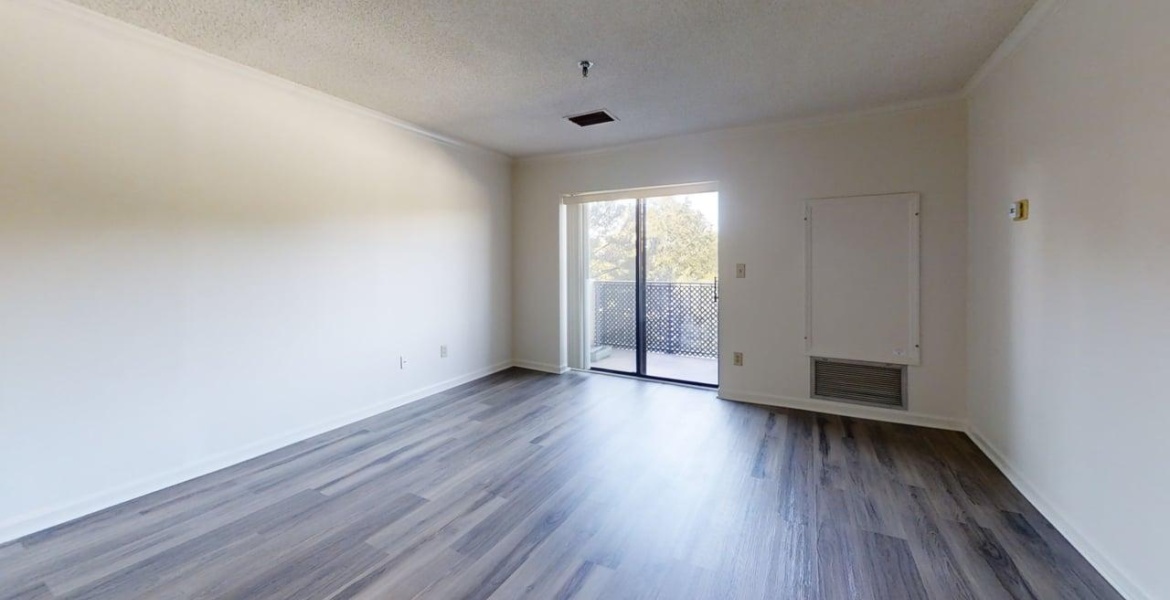 300 Johnson Ferry Rd NE, Sandy Springs, Georgia 30328, ,Condo,For Sale,Johnson Ferry Rd NE,1165