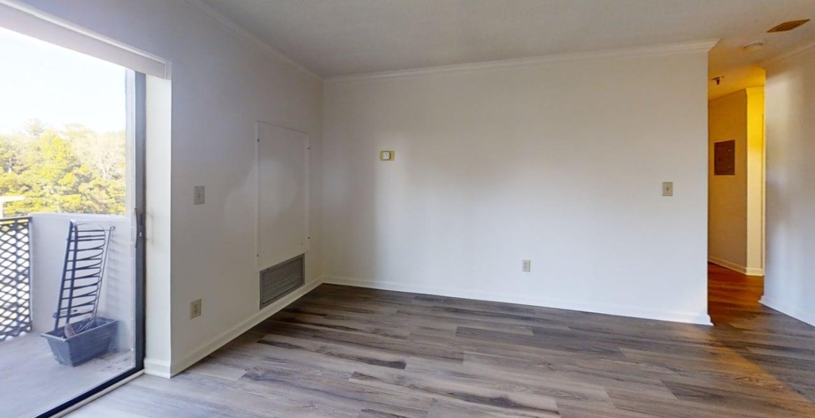 300 Johnson Ferry Rd NE, Sandy Springs, Georgia 30328, ,Condo,For Sale,Johnson Ferry Rd NE,1165
