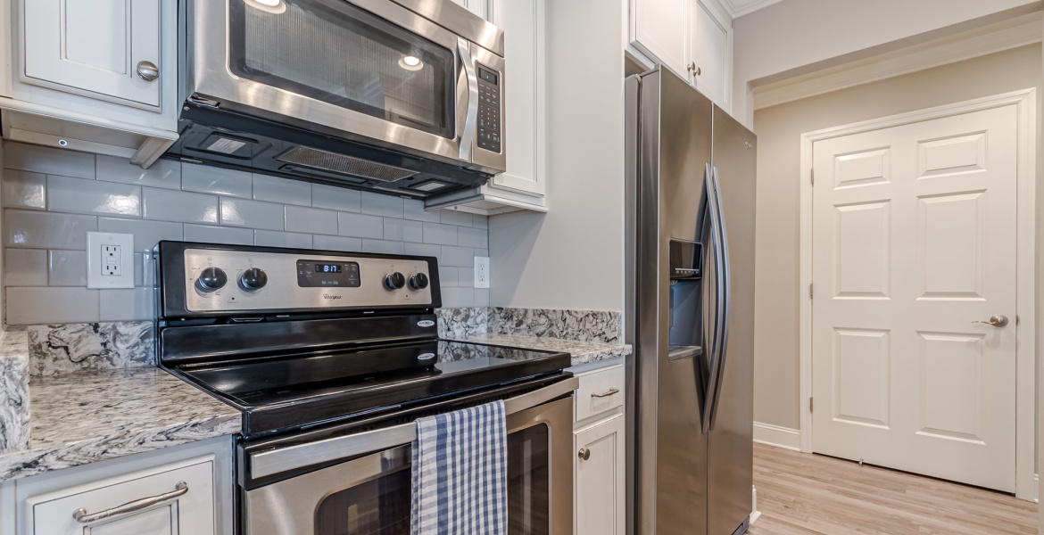 300 Johnson Ferry Rd NE, Sandy Springs, Georgia 30328, ,Condo,For Lease,Johnson Ferry Rd NE,1166