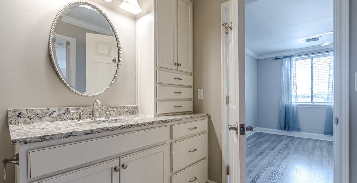 300 Johnson Ferry Rd NE, Sandy Springs, Georgia 30328, ,Condo,For Lease,Johnson Ferry Rd NE,1166