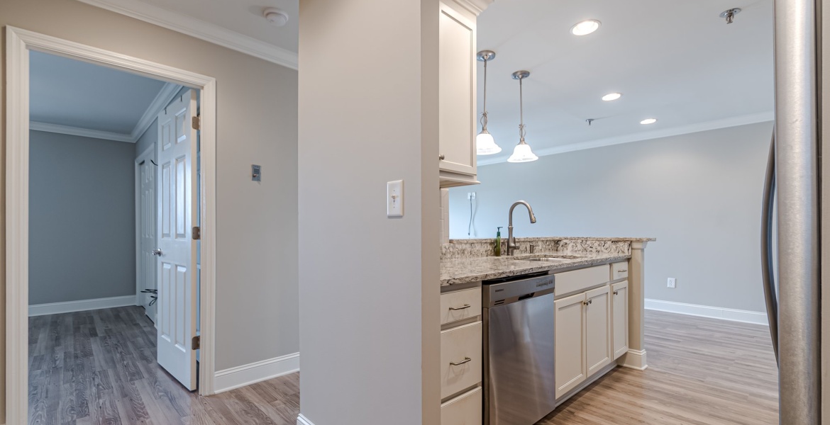 300 Johnson Ferry Rd NE, Sandy Springs, Georgia 30328, ,Condo,For Lease,Johnson Ferry Rd NE,1166