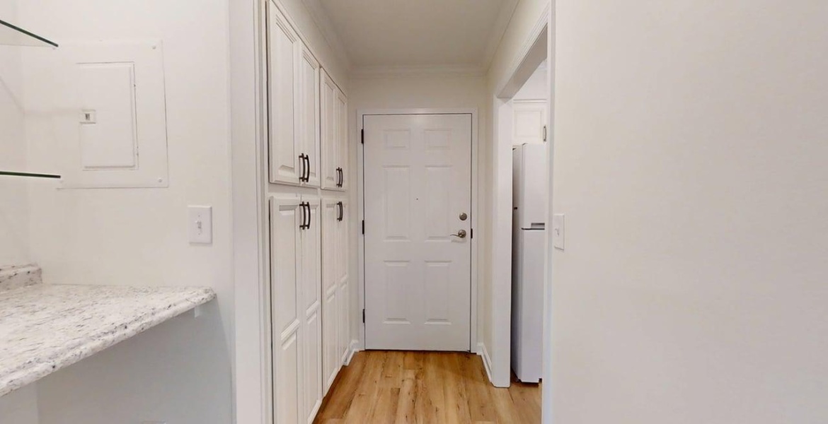 300 Johnson Ferry Rd NE, Sandy Springs, Georgia 30328, ,Condo,For Lease,Johnson Ferry Rd NE,1167