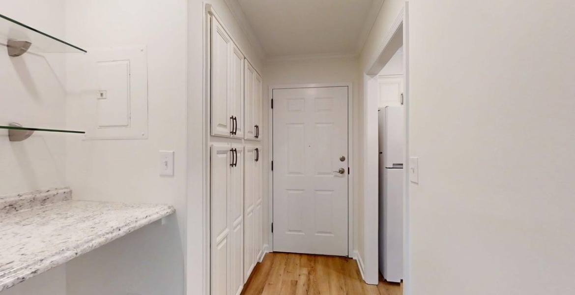 300 Johnson Ferry Rd NE, Sandy Springs, Georgia 30328, ,Condo,For Lease,Johnson Ferry Rd NE,1167